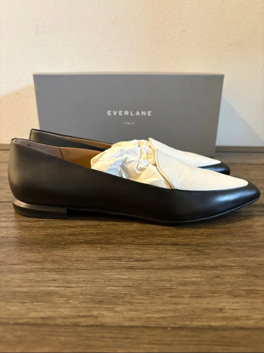 NIB [Everlane] Pointed Toe Italian Leather Black/White Flats Women’s 8.5 - Picture 9 of 15